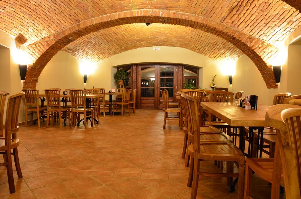 Červený Kostelec 佩斯库餐厅旅馆酒店 外观 照片