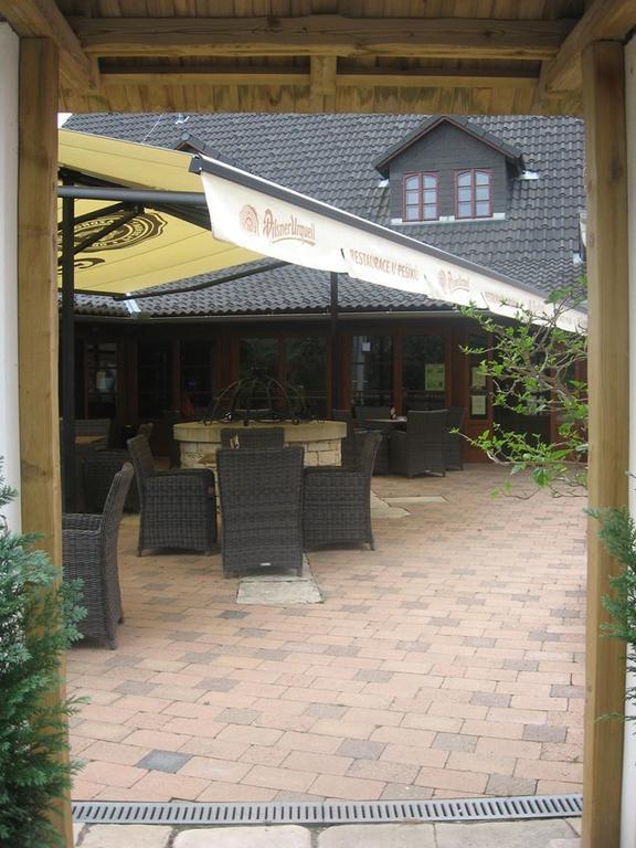 Červený Kostelec 佩斯库餐厅旅馆酒店 外观 照片