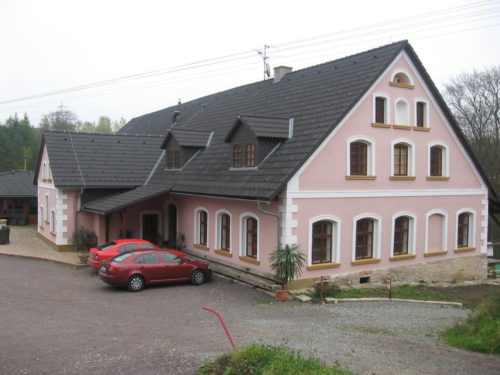 Červený Kostelec 佩斯库餐厅旅馆酒店 外观 照片